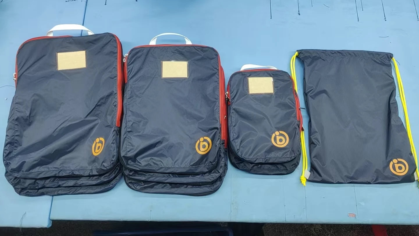 Set de cubes de rangement compressibles étanches pour valise et voyage organisé