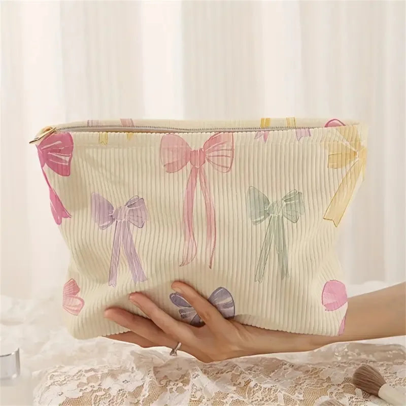 Trousse de toilette enfant motifs cœurs en velours côtelé