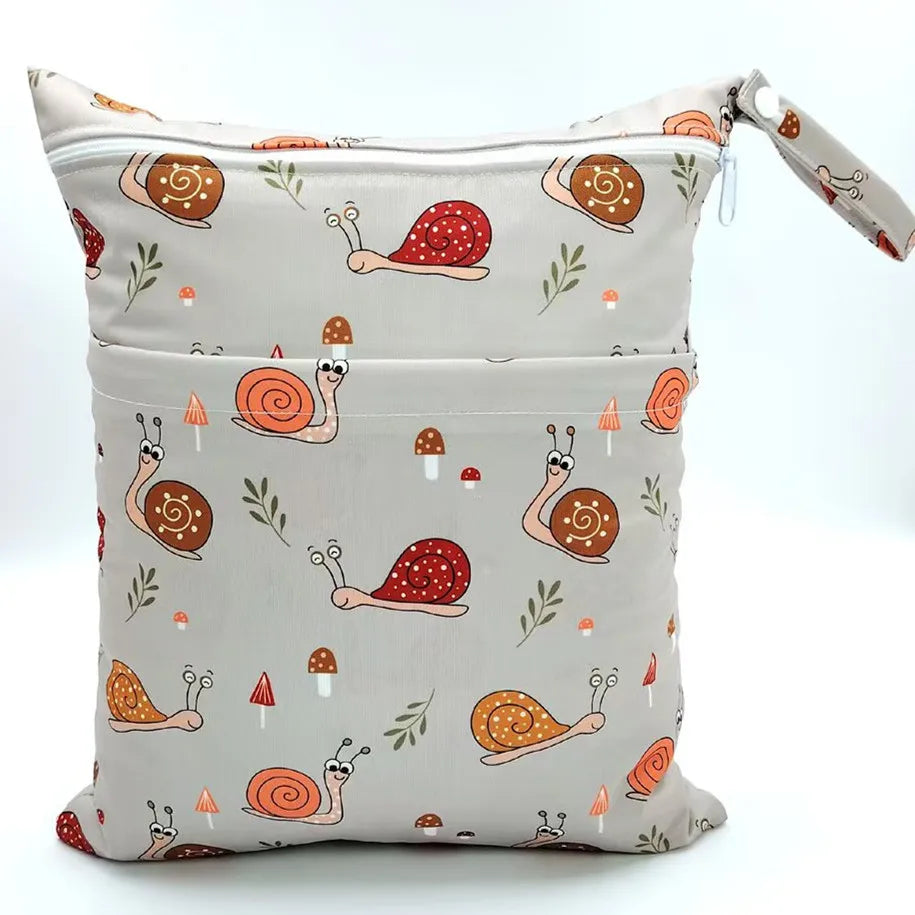 Sac bébé étanche réutilisable deux compartiments rangement couches et vêtements