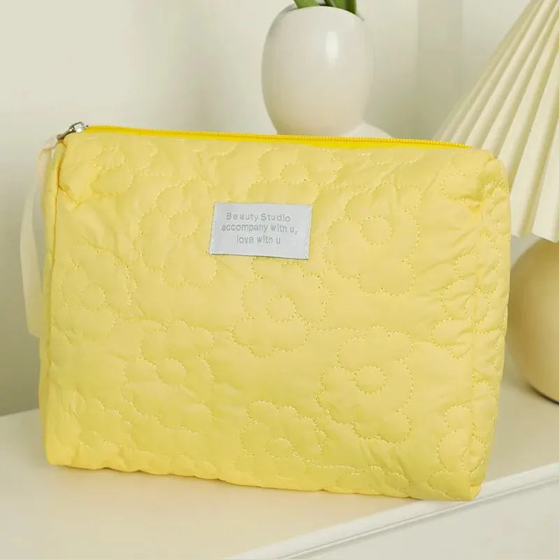 Trousse de Maquillage Matelassée – Grande Capacité & Étanche
