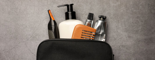 Trousse de toilette avion : que peut-on y mettre ?