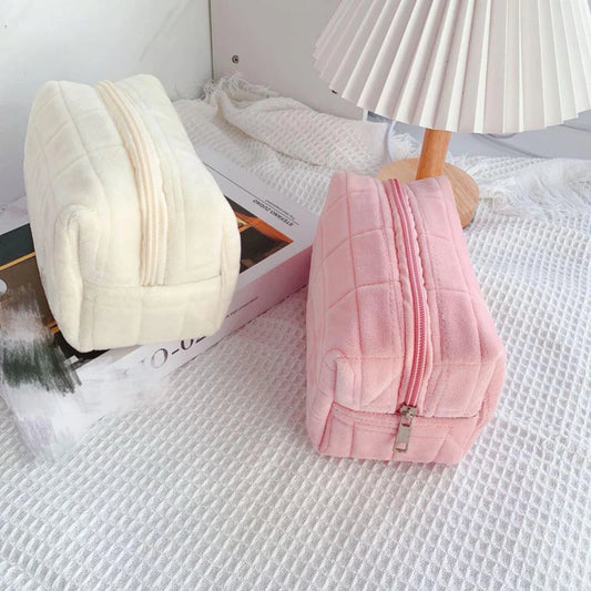 Trousse de Maquillage Peluche – Velours Doux & Compacte