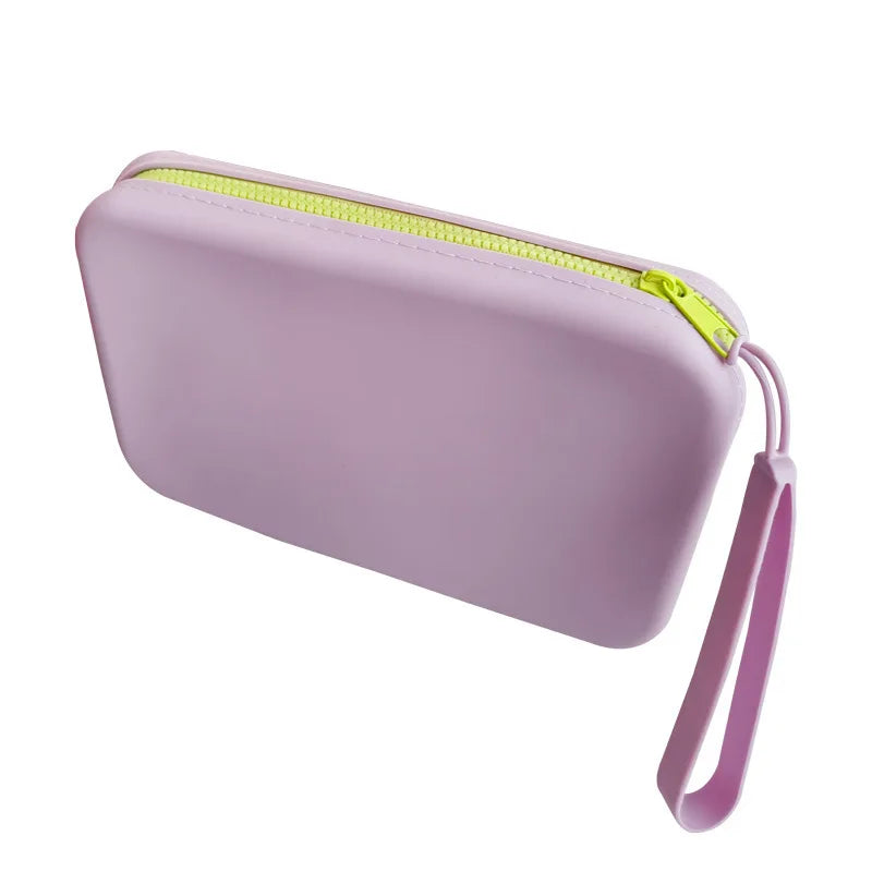 Trousse Cosmétique Carrée en Silicone – Étanche & Multifonction