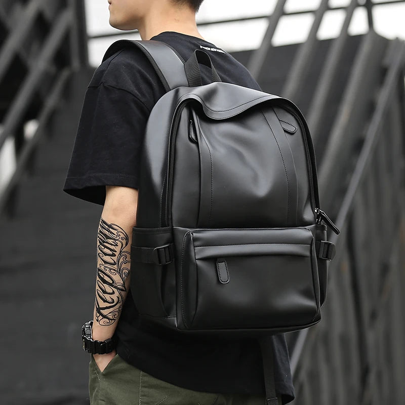 Sac à dos en cuir synthétique avec port USB