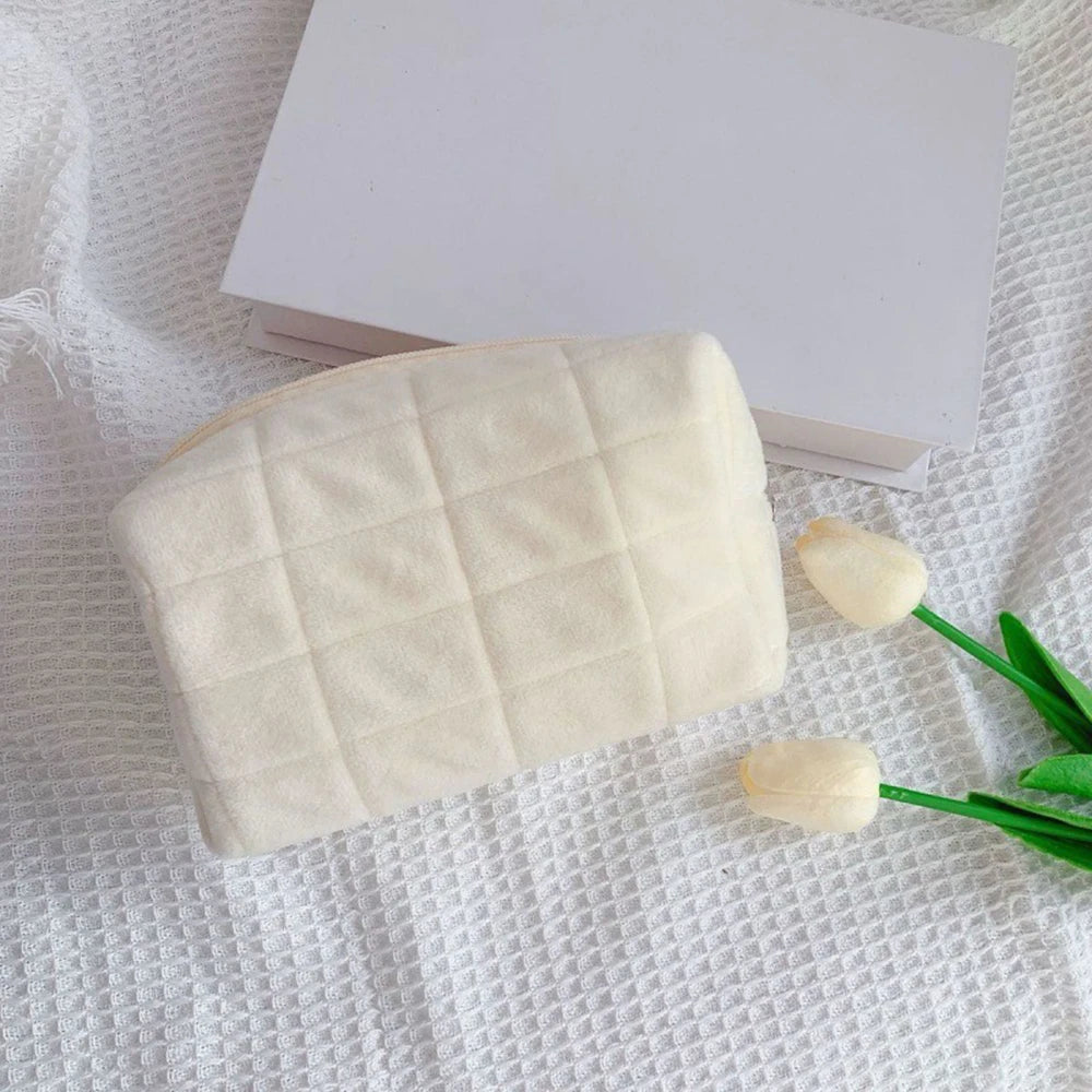 Trousse de Maquillage Peluche – Velours Doux & Compacte