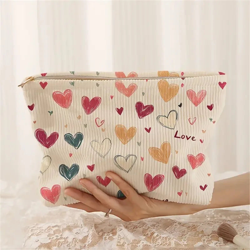 Trousse de toilette enfant motifs cœurs en velours côtelé