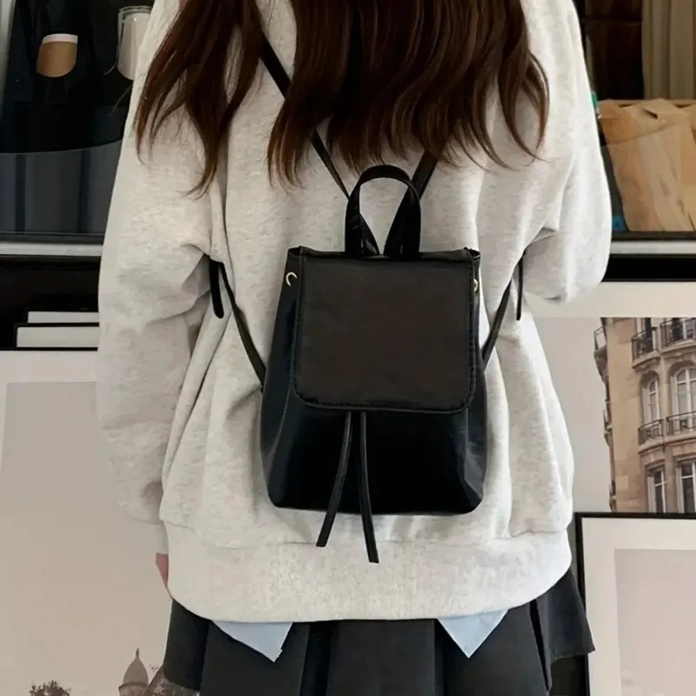 Sac à dos mini en cuir PU avec rabat et cordon