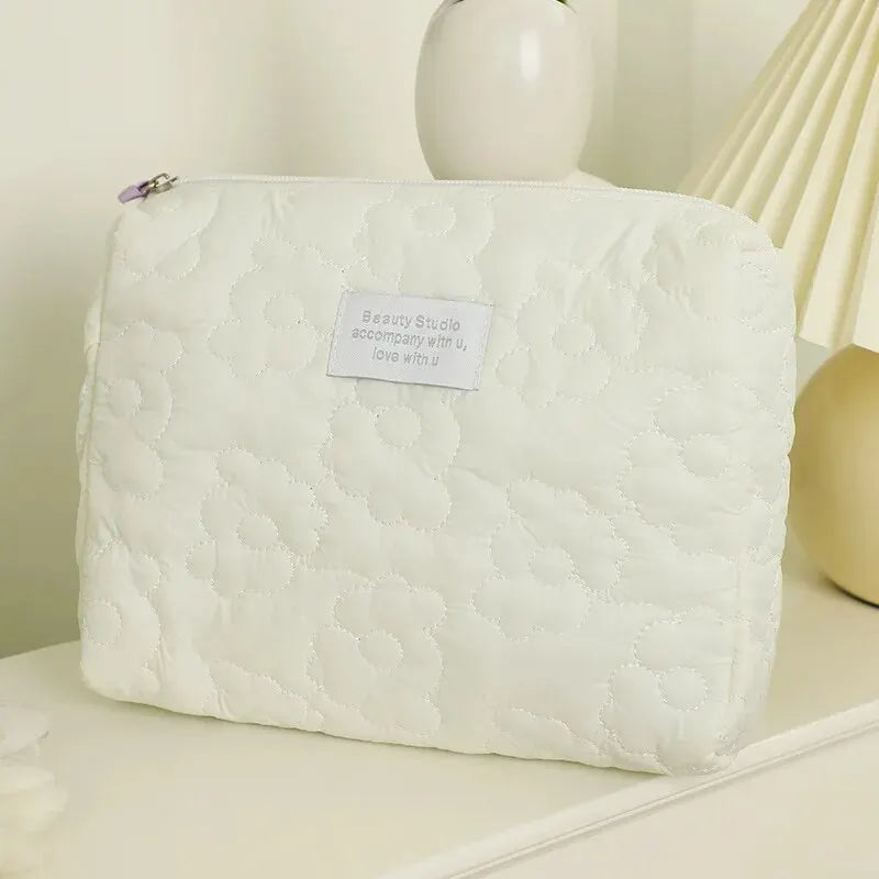 Trousse de Maquillage Matelassée – Grande Capacité & Étanche
