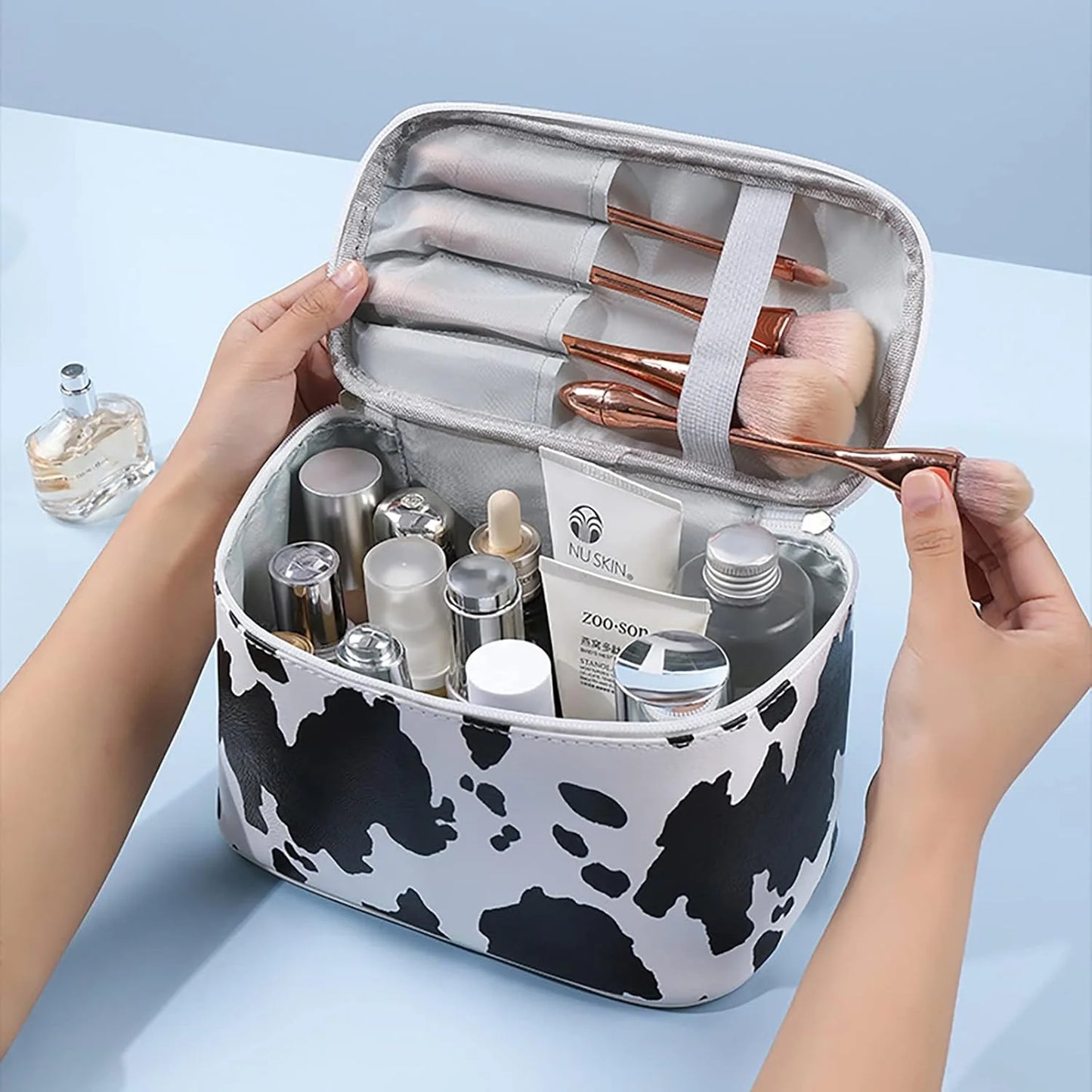 Trousse de Maquillage Imperméable Motif Vache – Organisateur de Voyage avec Poignée