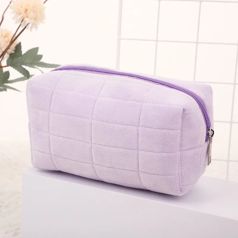 Trousse de Maquillage Peluche – Velours Doux & Compacte