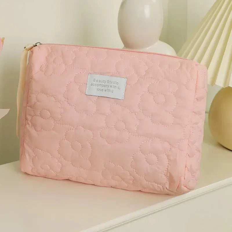 Trousse de Maquillage Matelassée – Grande Capacité & Étanche