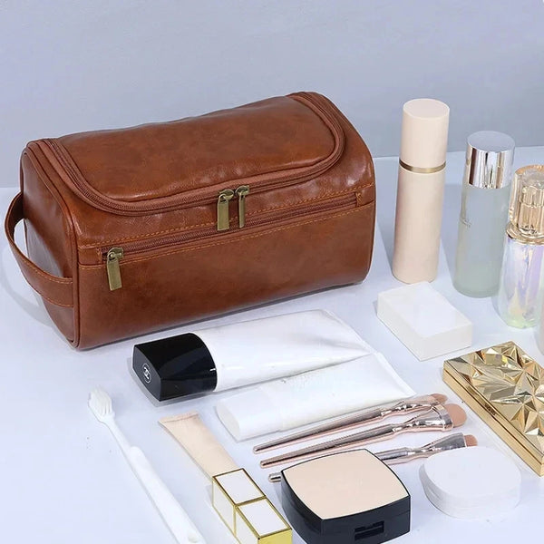 Trousse de Toilette Suspendue en Similicuir, coloris brun