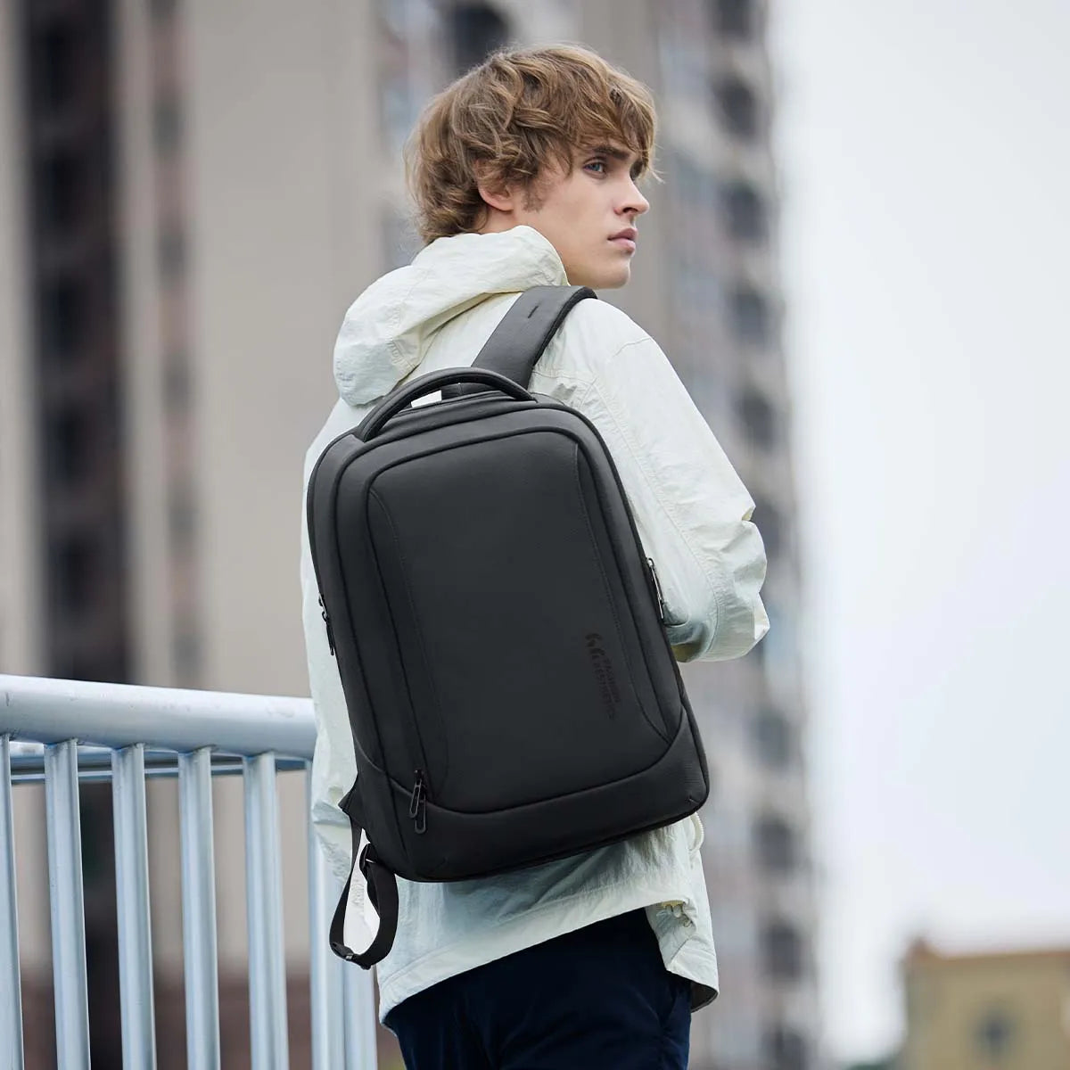 Sac à Dos Business Étanche Heroic Knight 15.6" avec Port USB